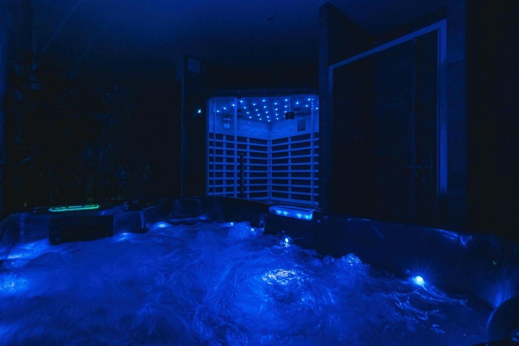 Spa Appartement O Temps Suspendu Reims Centre Sauna Et Jacuzzi Exterior photo